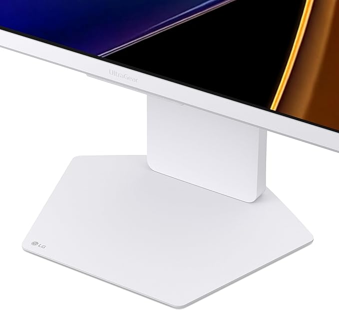 LG 32G810SA-W 32-inch Ultragear 4K UHD (3840 x 2160) IPS Gaming Monitor 144Hz 1ms NVIDIA G-Sync Compatible AMD FreeSync Premium VESA DisplayHDR 400 HDMI DisplayPort USB Type-C White