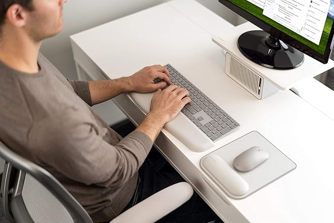 Kensington Mousepad with ErgoSoft Wrist Rest Support for Home Office Grey - Mouse mat Gel-Cushioned Non-Slip Padding Aids Wrist Alignment Certified for Safety and Compliance
