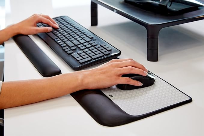 3M Precise Mouse Pad with Gel Wrist Rest Soothing 3M Gel Technology and Satin Smooth Cover for All Day Comfort Optical Mouse Performance and Battery Saving Design (MW85B) Extended Black
