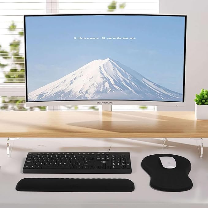 MEKASS Christmas Mouse Pad Ergonomic Mouse Pad and Keyboard Wrist Rest Set Memory Foam Desk Wrist Support for Computer Keyboard Non-Slip Wrist Rest for Typing Gaming Office (Green Christmas Tree)