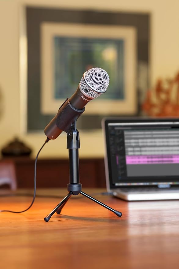 SAMSON Technologies Q2U USB/XLR Dynamic Microphone Recording and Podcasting Pack (Includes Mic Clip Desktop Stand Windscreen and Cables) Silver