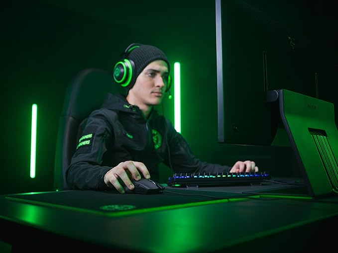 Razer Viper Ultralight Ambidextrous Wired Gaming Mouse: Fastest Mouse Switch in Gaming - 16000 DPI Optical Sensor - Chroma RGB Lighting - 8 Programmable Buttons - Drag-Free Cord