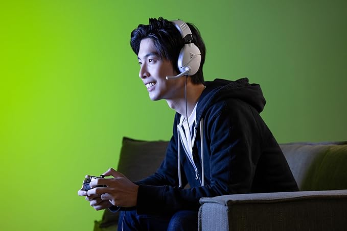 Turtle Beach Recon 70 Multiplatform Gaming Headset for Xbox Series X|S Xbox One PS5 PS4 PC &amp Mobile w/ 3.5mm Wired Connection - Flip-to-Mute Mic 40mm Speakers Lightweight Design White