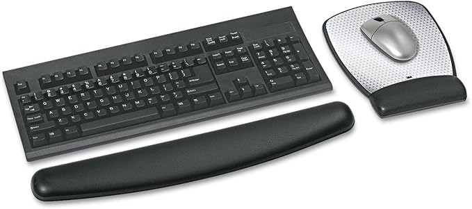 3M WR309LE Wrist Rest Nonskid Base 18-Inch Wx2-1/2-Inch Dx3/4-Inch H Black