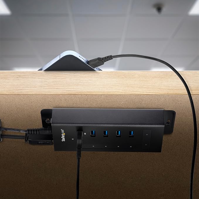 StarTech.com 7 Port USB C Hub - USB Type-C to 2x USB-C/5x USB-A - Commercial Metal USB 3.0 - SuperSpeed USB 3.0 (5Gbps) - BC 1.2 Fast Charge - 5 x usb-a 2 x usb-c (HB30C5A2CST)