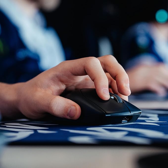 Alienware Pro Wireless Gaming Mouse - 2.4GHz Gaming Wireless/USB Wired Connectivity Adjustable DPI Optical Sensor Technology 6 Programmable Buttons 650 IPS Sensor Max Speed - Dark Side of the Moon