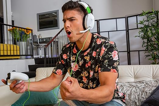 Turtle Beach Recon 70 Multiplatform Gaming Headset for Xbox Series X|S Xbox One PS5 PS4 PC &amp Mobile w/ 3.5mm Wired Connection - Flip-to-Mute Mic 40mm Speakers Lightweight Design White