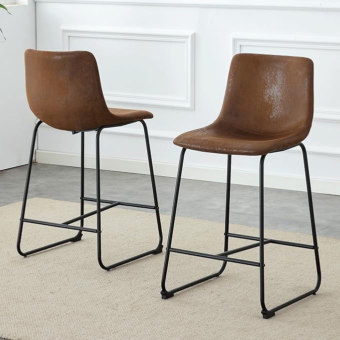Modern Minimalist Style PU Material Bar Stool Brown Suitable for Kitchen Bar and Modern Home Design with Product Dimensions of 17.7 * 14.5 * 37 Inches.