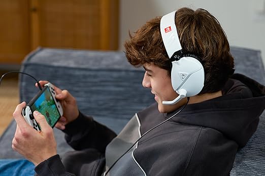 Turtle Beach Recon 70 Wired Gaming Headset - Licensed for Nintendo Switch 2 Nintendo Switch/Lite/OLED Flip-to-Mute Mic Adjustable Lightweight headphones On-Ear Controls 40mm Drivers Black/White