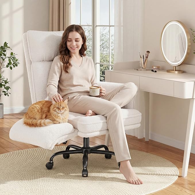 Criss Cross Chair with Armrests &amp Wheels for Cross-Legged SittingErgonomic Computer Gaming Chair with Two Side PocketsTeddy Plush Wide Seat Reclining Desk Chair for HomeOfficeBeige