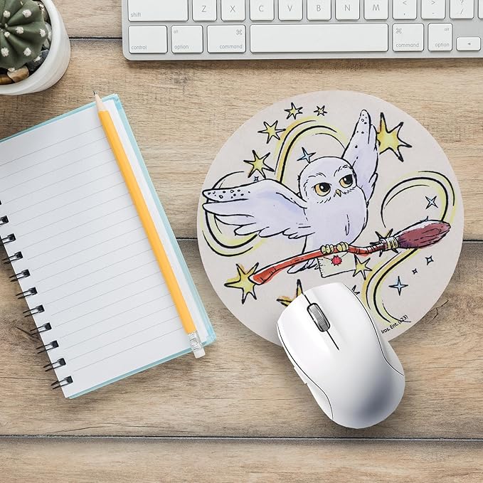 Hedwig Harry Potter Small Mouse Mat with Owl Hedwig Design Mouse Mat Made of Extra Fine Fibre and Washable the Power of Joy Disney Harry Potter Gifts for Girls and Women