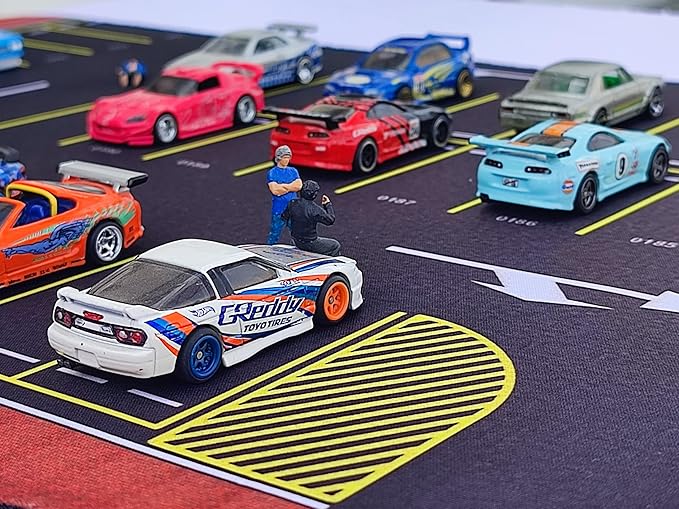 XXL 1/64 Scale Parking Lot Mouse Pad 90x40cm Non-Slip Rollable Desk Mat | Large Diorama Playmat for Hot Wheels Matchbox Mini GT Tarmac Inno64 and Diecast Car Collectors Kids and Gamers