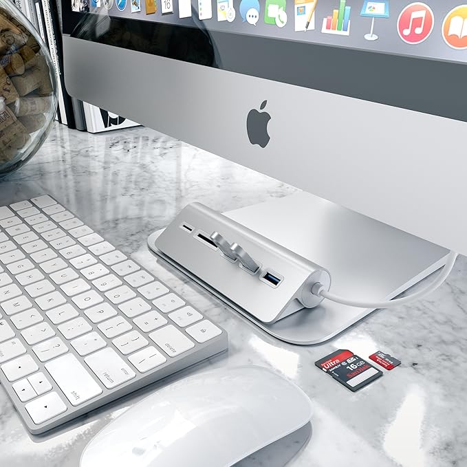 Satechi Aluminum USB 3.0 Hub &amp Card Reader - Compatible with M5 MacBook Pro M5 MacBook Air iMac Surface Pro Dell XPS and More (Silver)